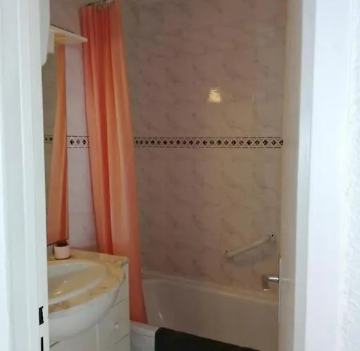 Centre Port Cap4 Апартаменты *